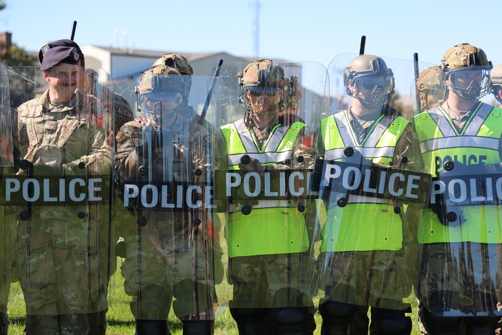 Defenders practice civil disturbance response