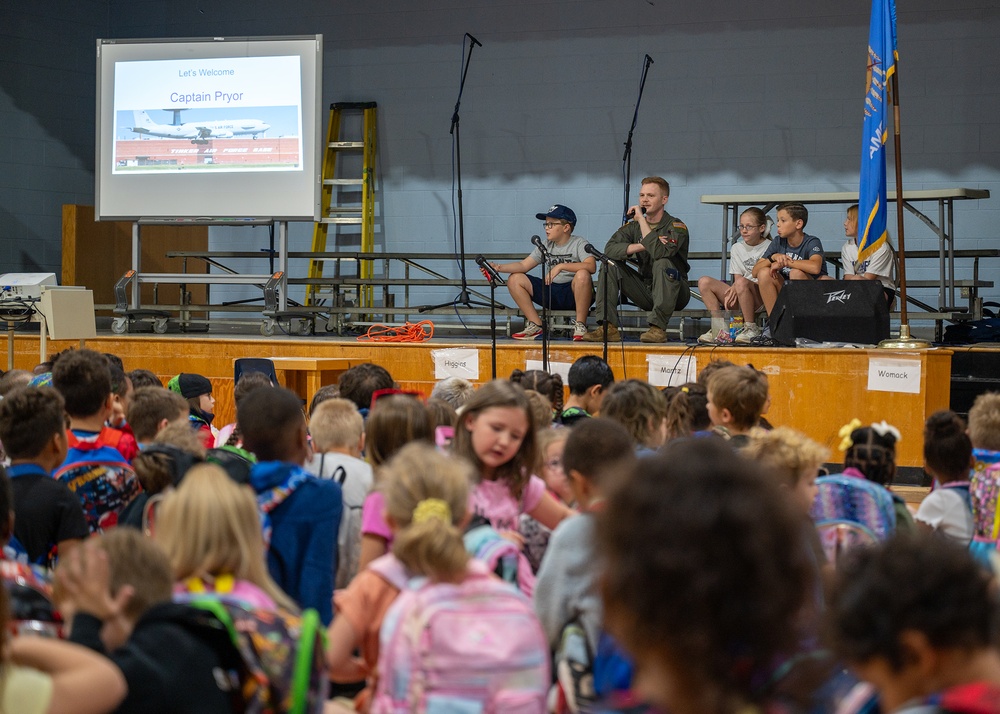 507th Air Refueling Wing Pilot visits Elementary School