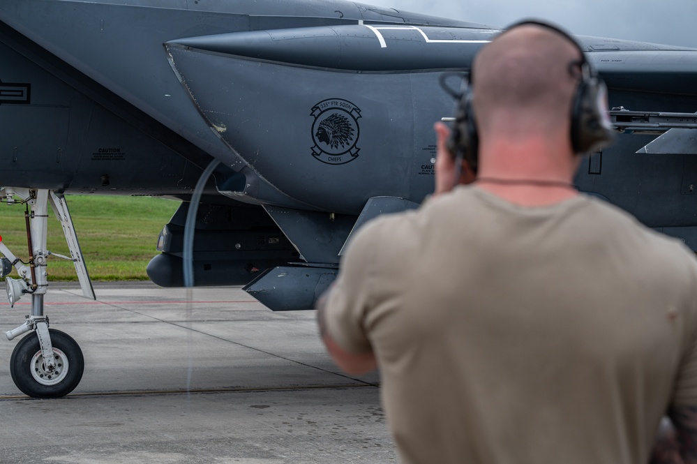 4th Fighter Wing Airmen conduct an F-15E Strike Eagle engine run