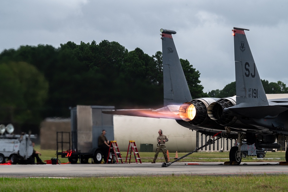 4th Fighter Wing Airmen conduct an F-15E Strike Eagle engine run