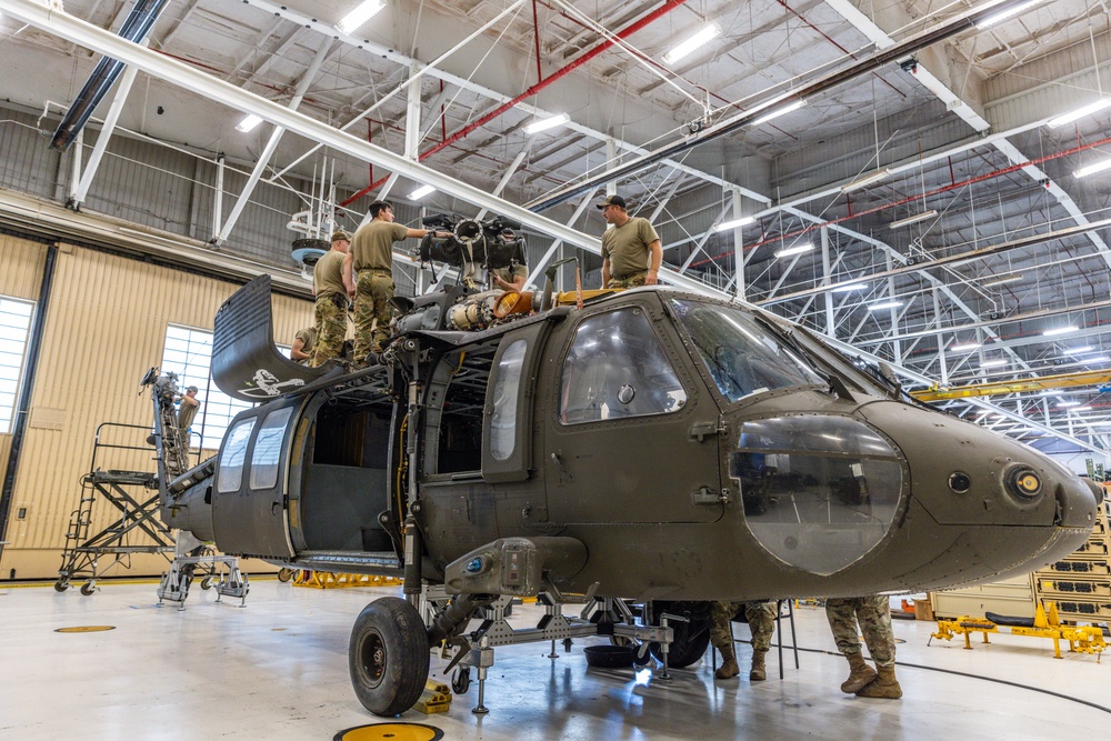 101st CAB Aircraft Maintenance