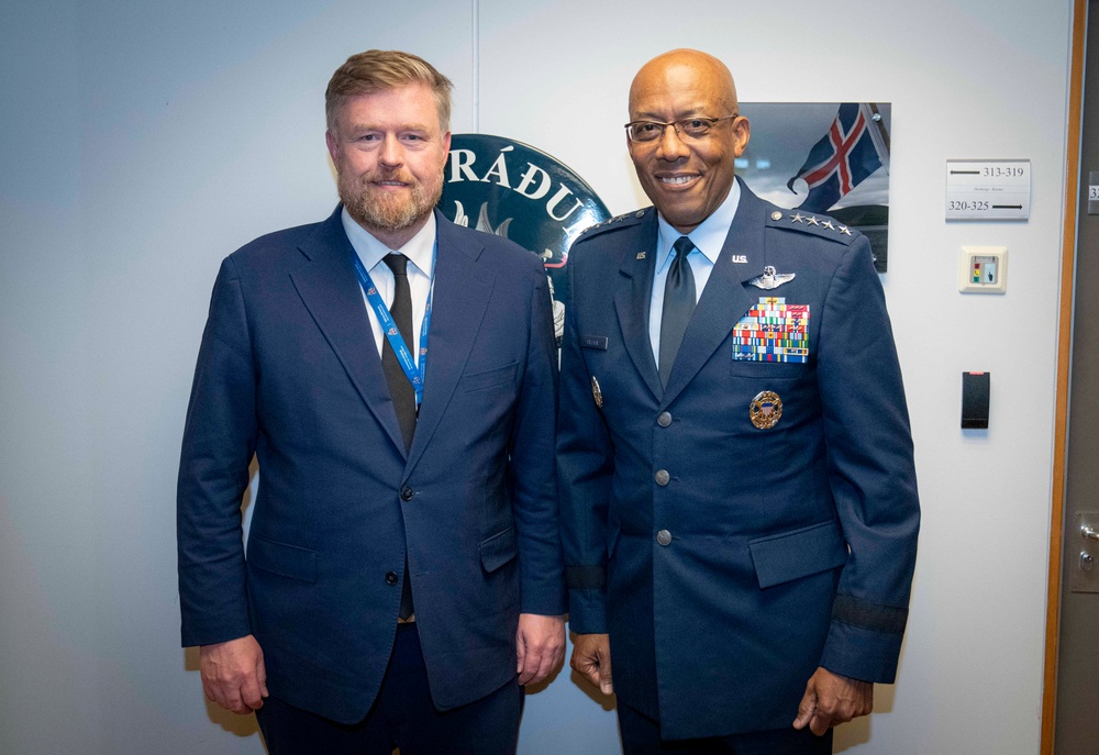 CJCS Meets with Iceland CHOD