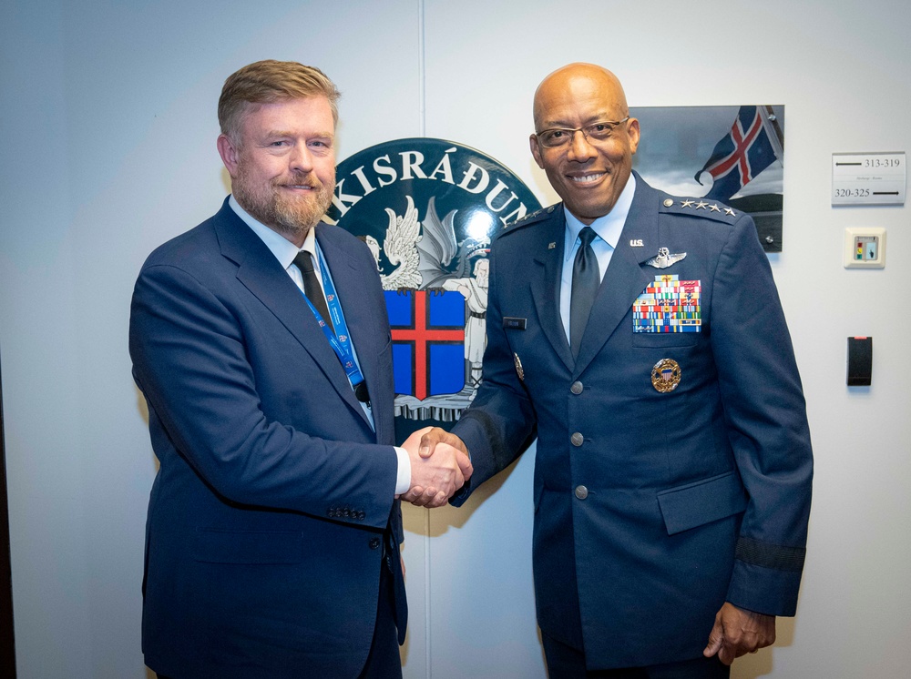 CJCS Meets with Iceland CHOD