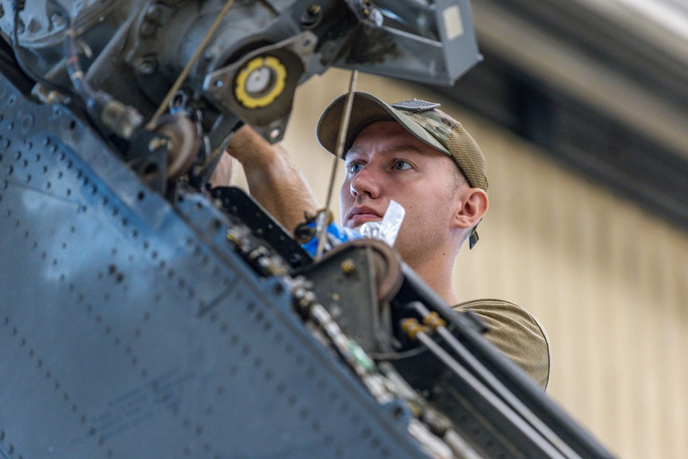 101st CAB Aircraft Maintenance