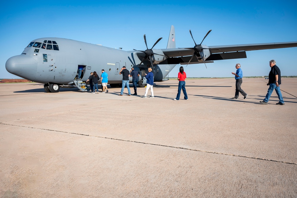 Dyess honorary commanders receive 317 AW mission tour