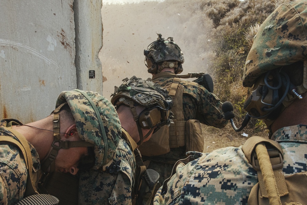 3d LCT combat engineers conduct a demolitions range on MCBH