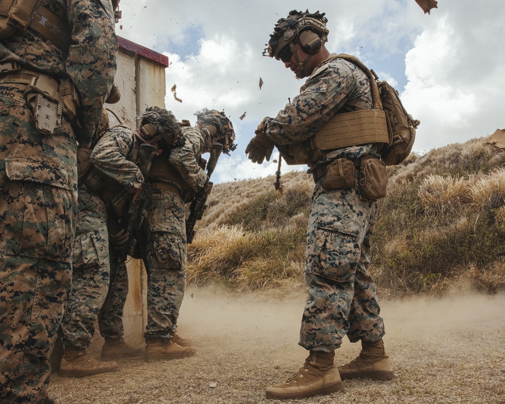 3d LCT combat engineers conduct a demolitions range on MCBH