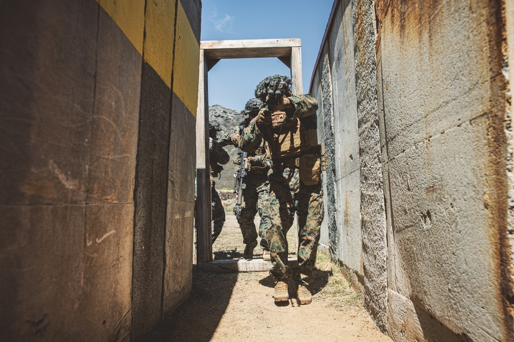 3d LCT combat engineers conduct a demolitions range on MCBH