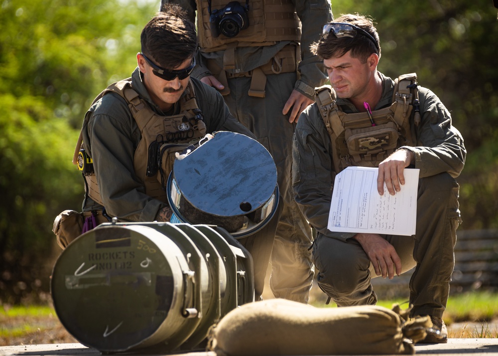 MWSS-174 and 3rd LLB EOD Marines execute Explosive Ordnance Exploitation Training