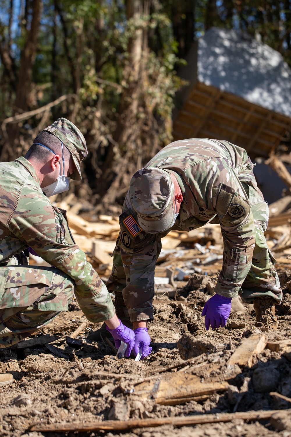 Tennessee Guardsmen gather soil samples after Hurricane Helene