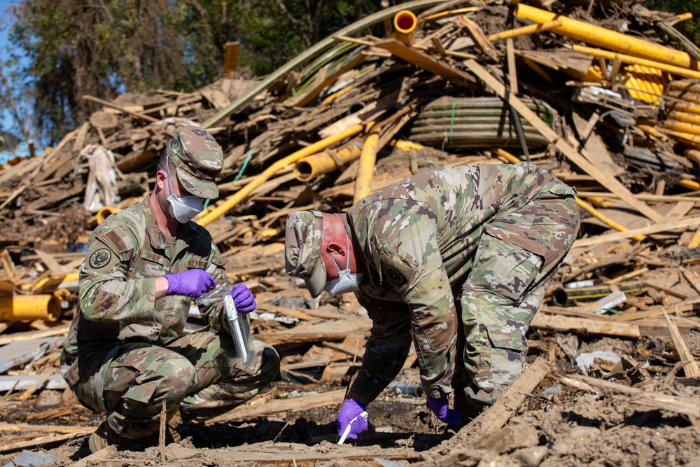 Tennessee Guardsmen gather soil samples after Hurricane Helene