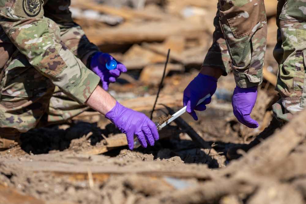 Tennessee Guardsmen gather soil samples after Hurricane Helene