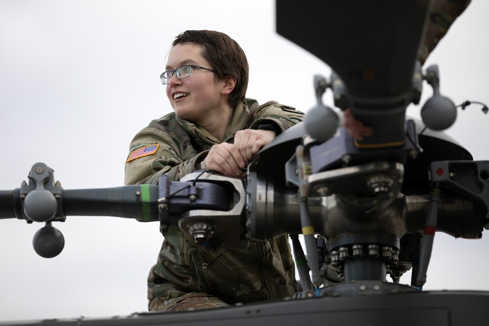 Alaska Army National Guardsmen prep Lakota helicopters for movement to Southwest border