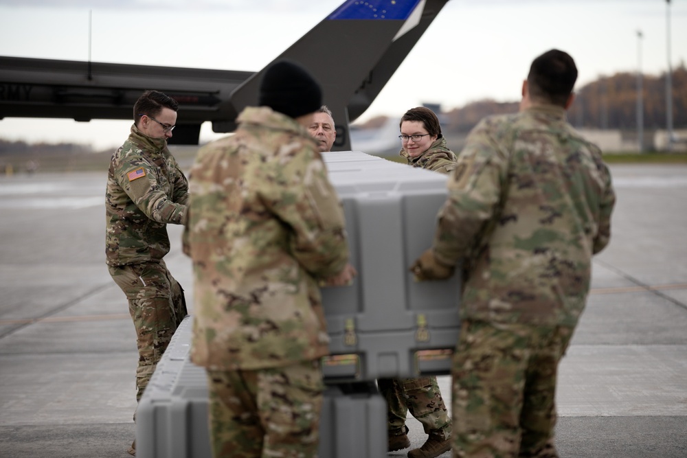 Alaska Army National Guardsmen prep Lakota helicopters for movement to Southwest border