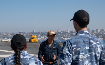 USS Ronald Reagan (CVN 76) hosts a tour for Australian air force service members