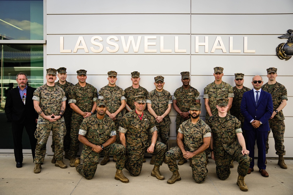 Deputy Commandant for Information visits Marine Corps Information Command