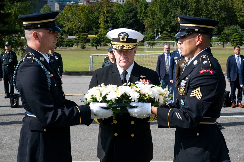 CDRUSINDOPACOM visits Korea Military Academy