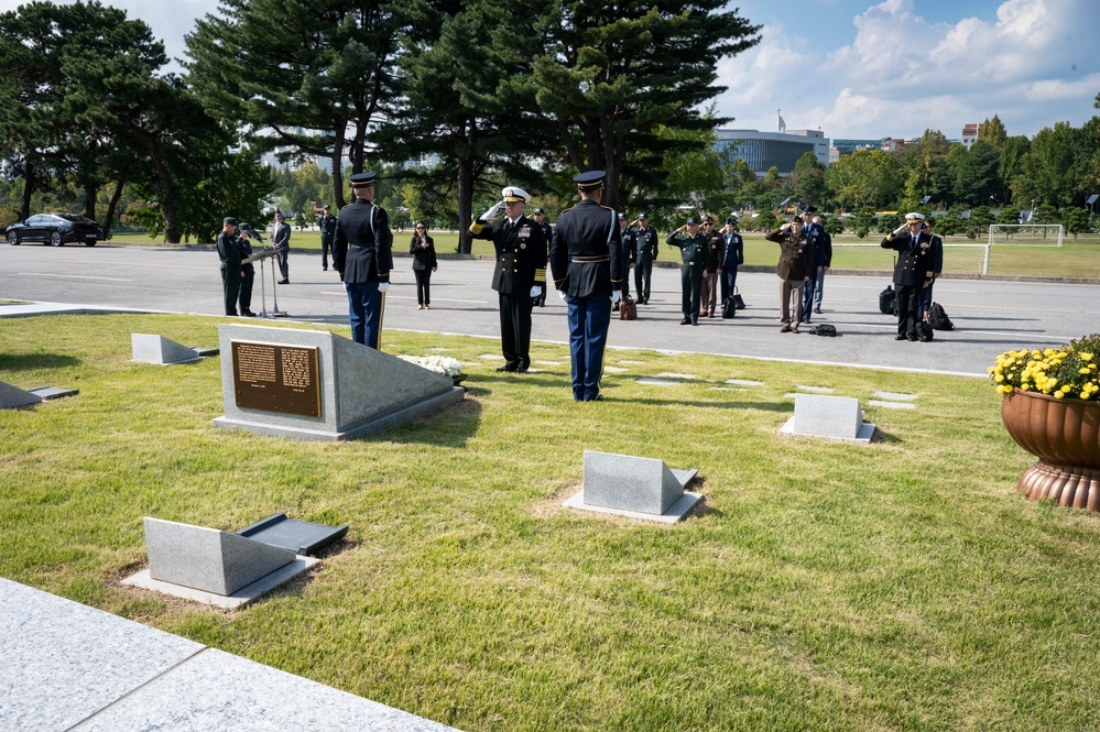 CDRUSINDOPACOM visits Korea Military Academy