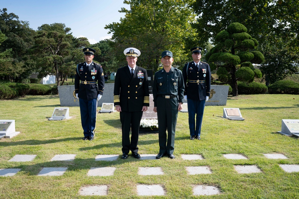 CDRUSINDOPACOM visits Korea Military Academy