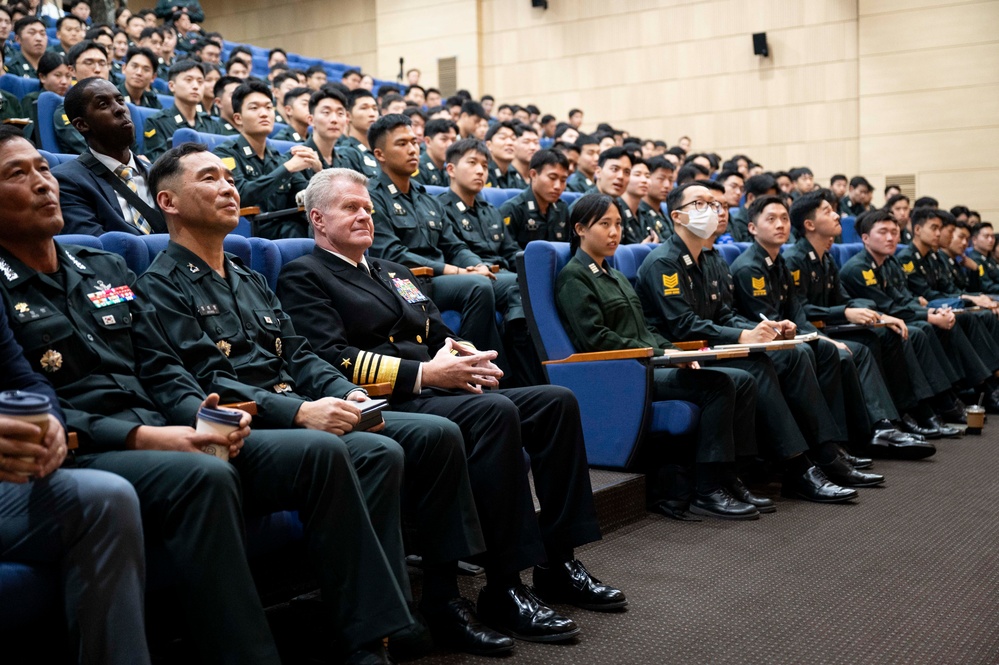 CDRUSINDOPACOM visits Korea Military Academy