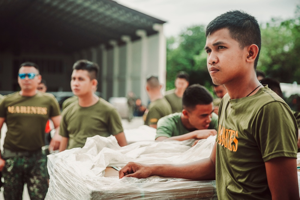 Philippine, US Marines Complete Typhoon Relief Shipments from Laoag Airport