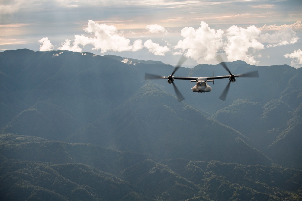 15th MEU MV-22B Ospreys Complete Final Disaster Relief Supplies Delivery in Philippines