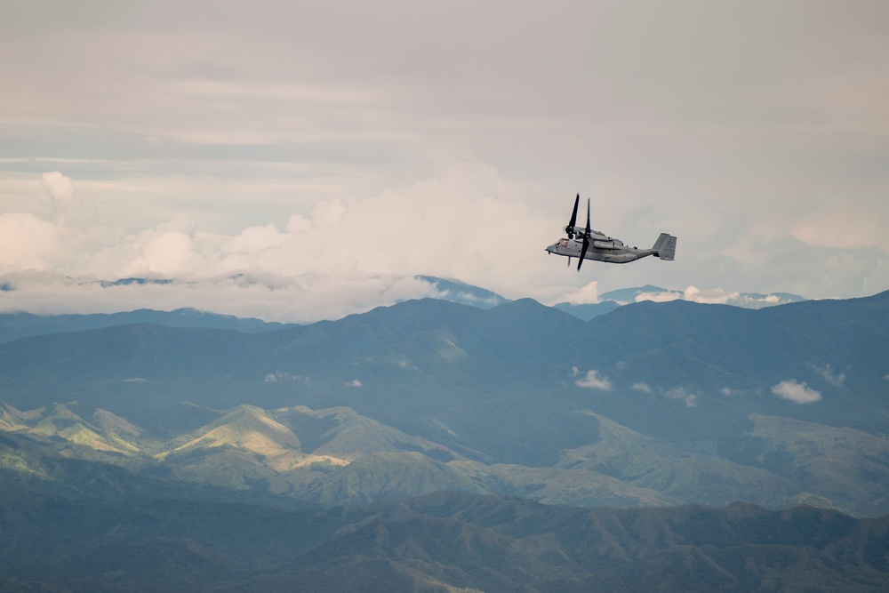 15th MEU MV-22B Ospreys Complete Final Disaster Relief Supplies Delivery in Philippines