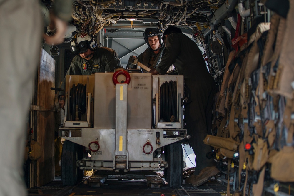 15th MEU MV-22B Ospreys Complete Final Disaster Relief Supplies Delivery in Philippines