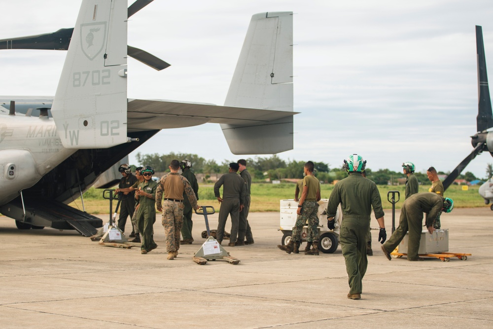 15th MEU MV-22B Ospreys Complete Final Disaster Relief Supplies Delivery in Philippines