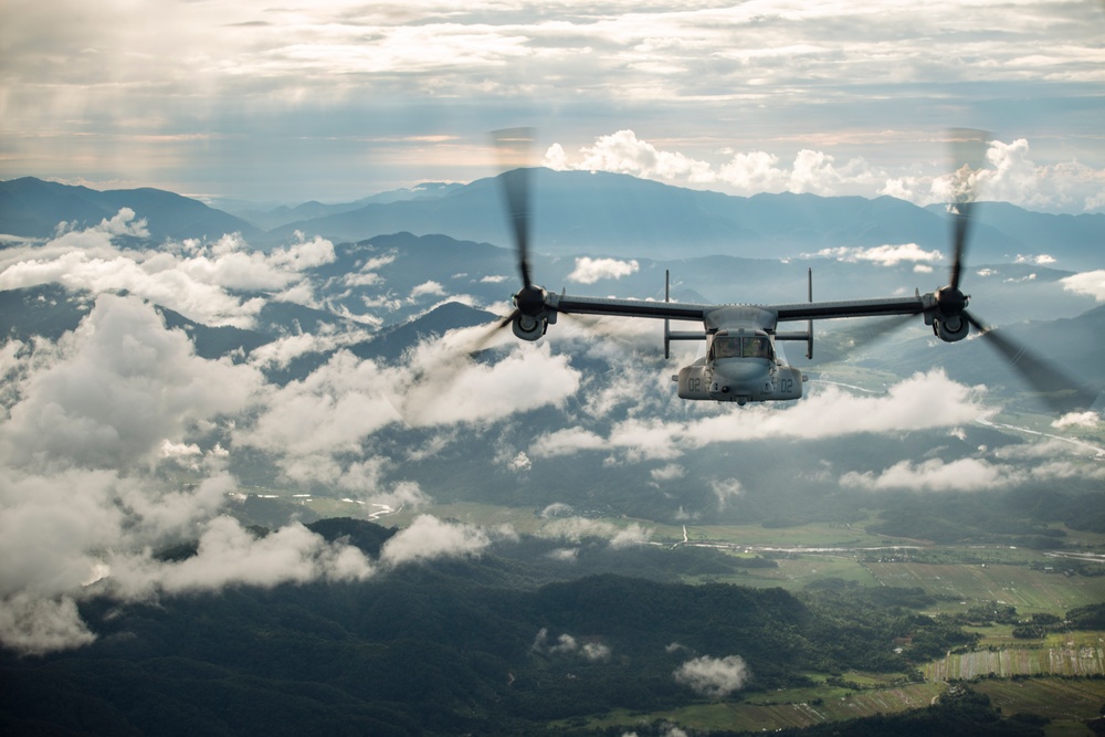 15th MEU MV-22B Ospreys Complete Final Disaster Relief Supplies Delivery in Philippines