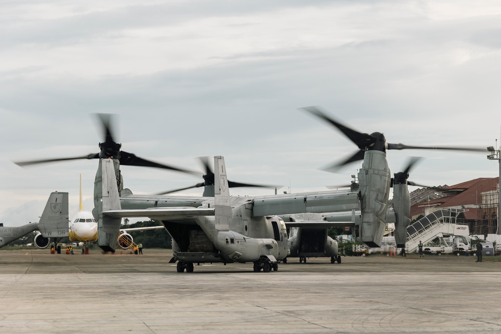 U.S., Philippine Marines Finish loading MV-22 Ospreys in Laoag to Support Relief Efforts Alongside Philippine Allies