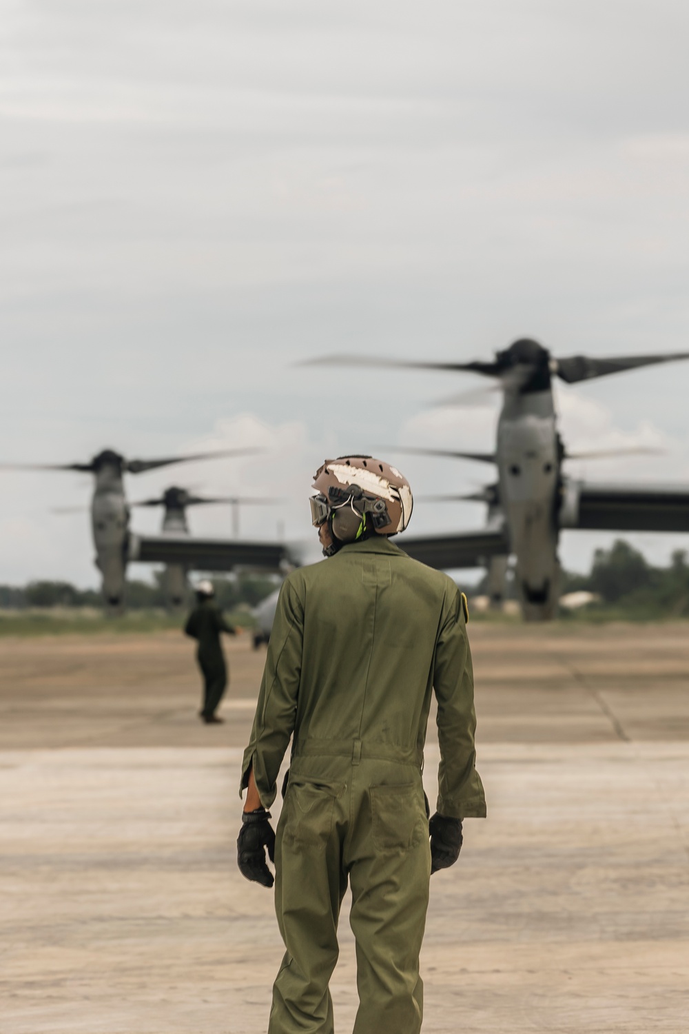 U.S., Philippine Marines Finish loading MV-22 Ospreys in Laoag to Support Relief Efforts Alongside Philippine Allies