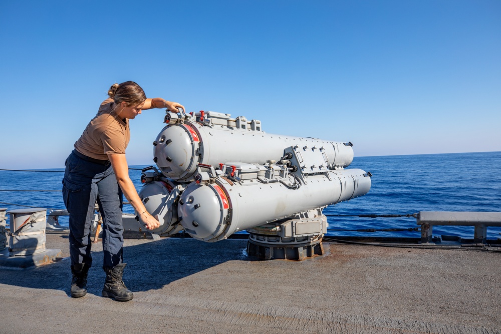 Mark 32 Maintenance aboard the USS Cole