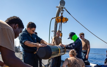 Mark 32 Maintenance aboard the USS Cole