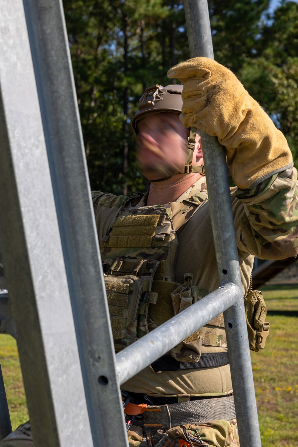 MARSOC’s Multi-Purpose Canines Practice Fast-Roping