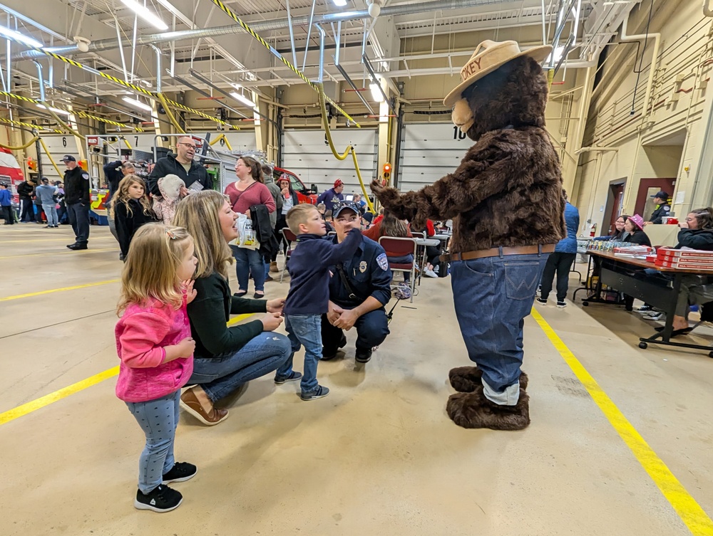 Fort Drum fire personnel promote safety during Fire Prevention Week