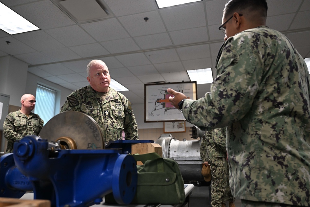 MCPON Visits NNPTC