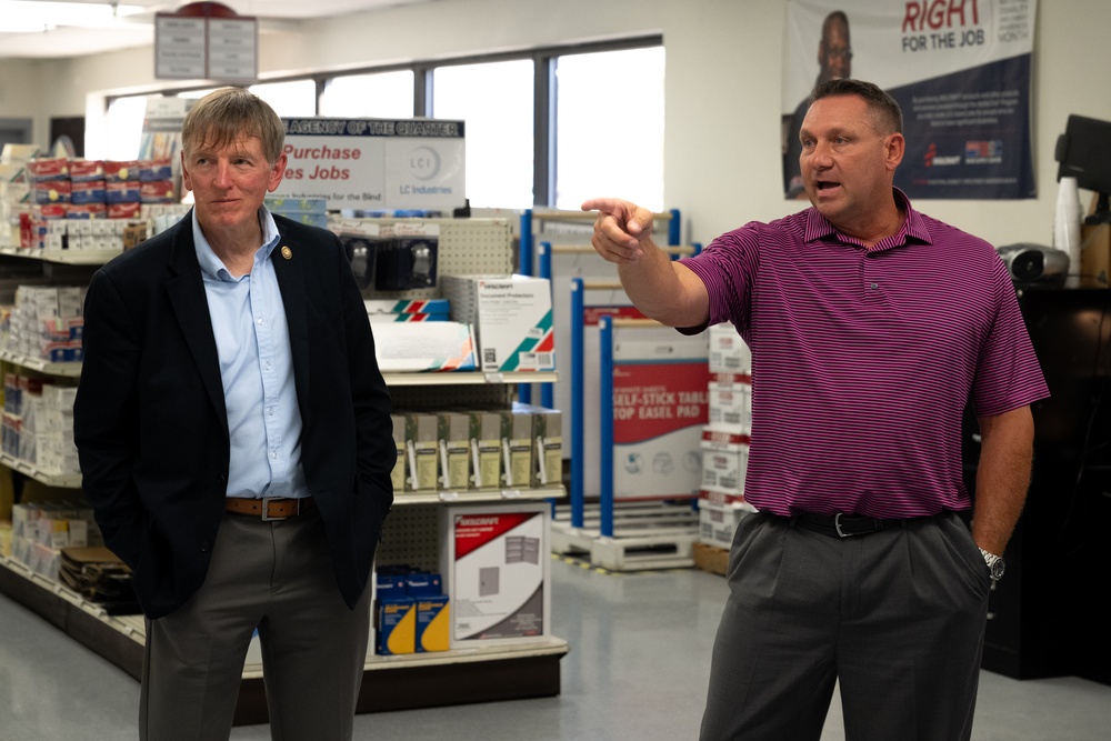 Arizona U.S. Congressman Paul Gosar tours MCAS Yuma