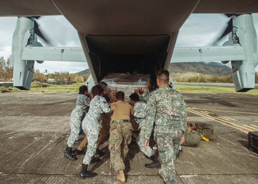 15th MEU Completes Delivery of Foreign Disaster Relief Supplies to Batan Island