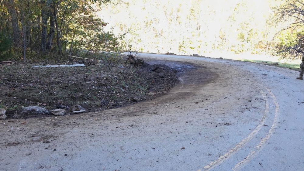 Screaming Eagles Support Road Clearance