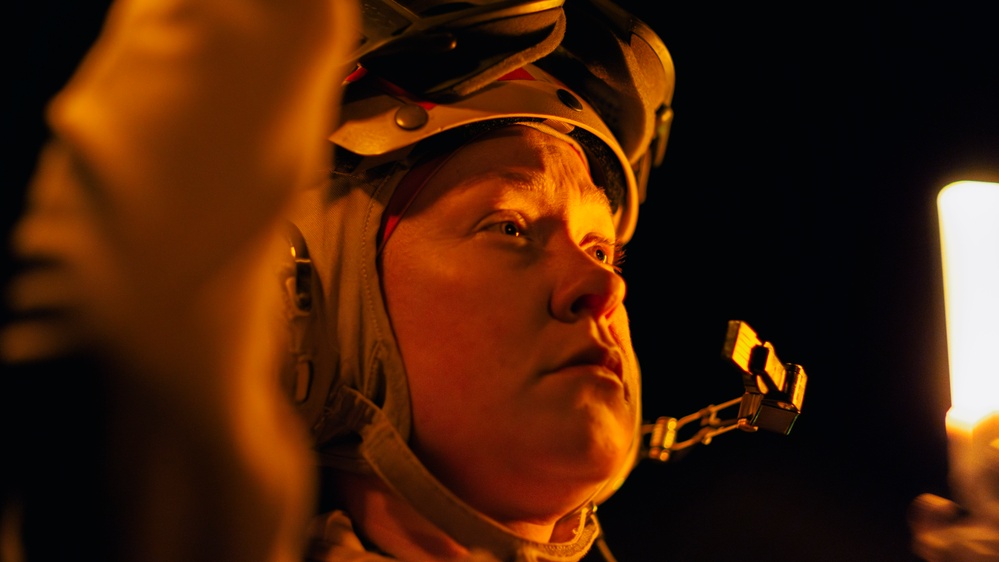 Sailors Taxi Aircraft Aboard USS George Washington