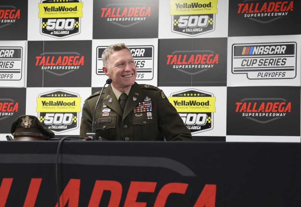 Army Reserve Soldier and Country Music singer Craig Morgan joins the 313th Army Band to perform the National Anthem at Talladega