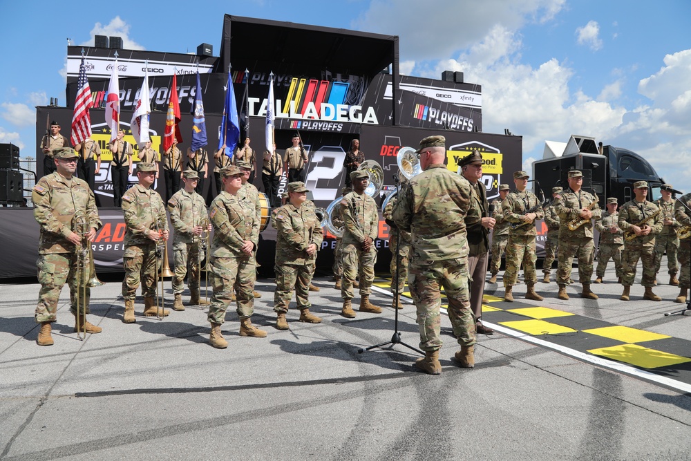 Army Reserve Soldier and Country Music singer Craig Morgan joins the 313th Army Band to perform the National Anthem at Talladega