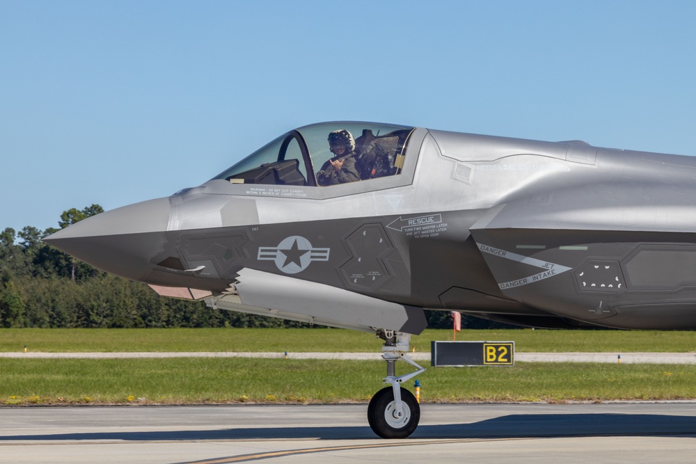 VMFA-533 receives their first F-35B lightning II jet