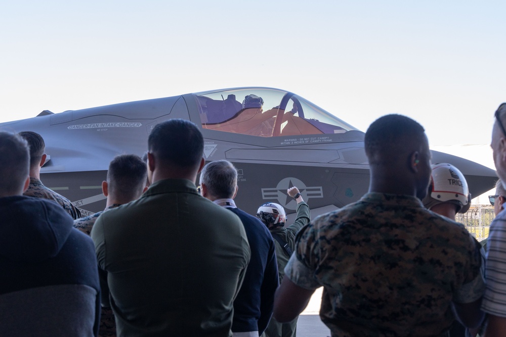 VMFA-533 receives their first F-35B lightning II jet