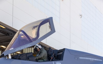 VMFA-533 receives their first F-35B lightning II jet