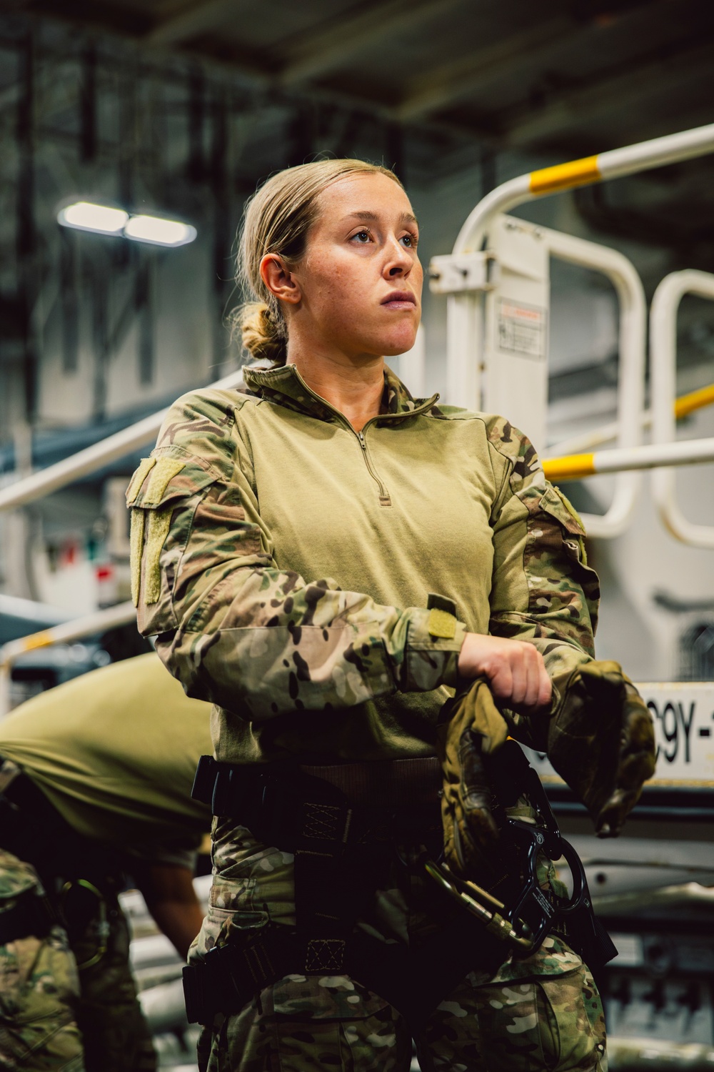 EODMU 5 Fast Ropes in the Hangar Bay of USS George Washington