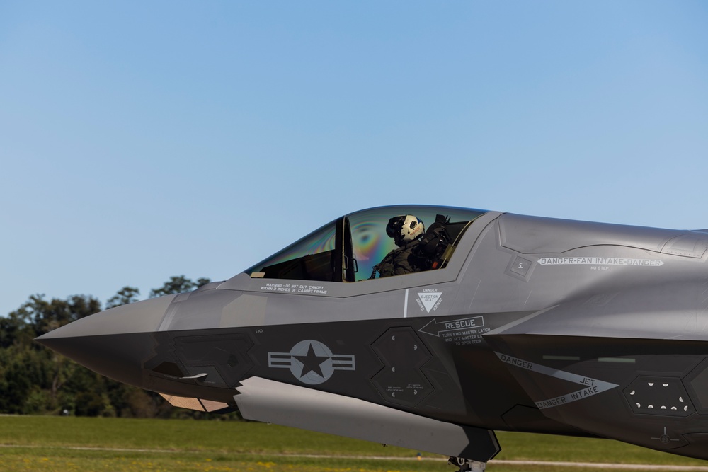 VMFA-533 receives their first F-35B lightning II jet