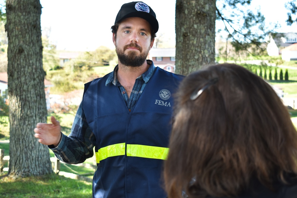 FEMA Specialists Discuss Disaster Assistance Forms with Smyth County Residents