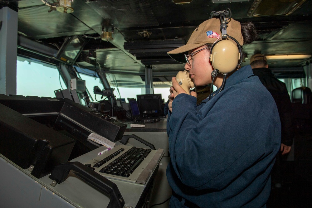 USS Carl Vinson Gets Underway